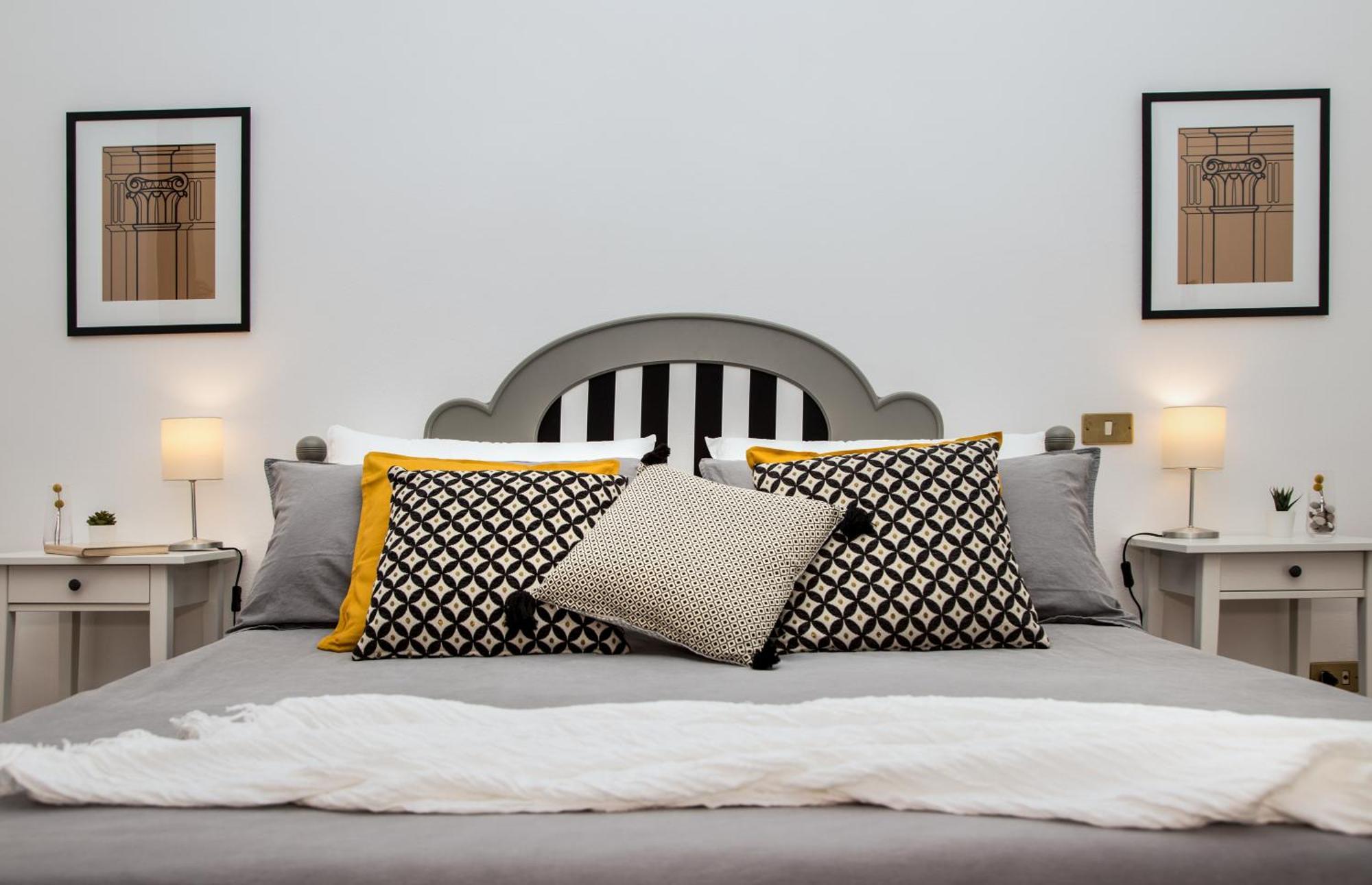 Gocce Villas - Casa Frangio Modern Apartment Historical Centre ナポリ エクステリア 写真